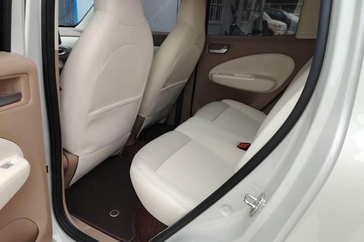 Used Wuling Hongguang MINIEV 2025 Four-Door Version Zhenxiang+ Edition Left Rear Seat