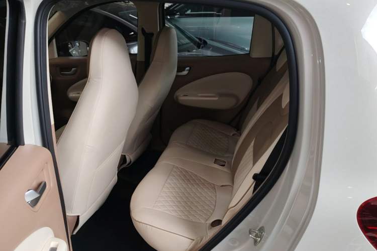 Used Wuling Hongguang MINIEV 2025 Four-Door Version Advanced Edition Left Rear Seat