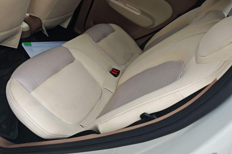 Used Wuling Hongguang MINIEV 2025 Four-Door Version Advanced Edition Left Rear Seat