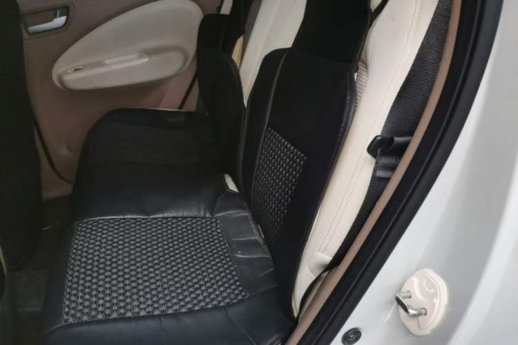 Used Wuling Hongguang MINIEV 2025 Four-Door Version Advanced Edition Left Rear Seat