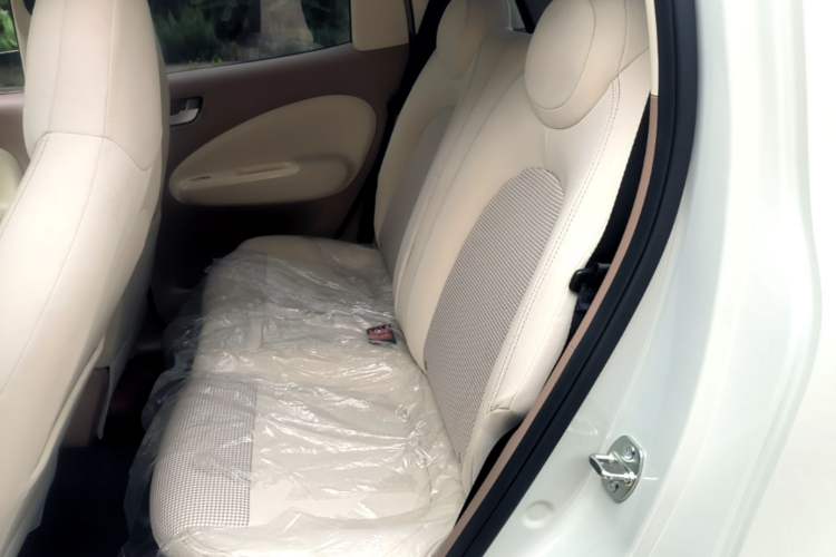 Used Wuling Hongguang MINIEV 2025 Four-Door Version Advanced Edition Left Rear Seat