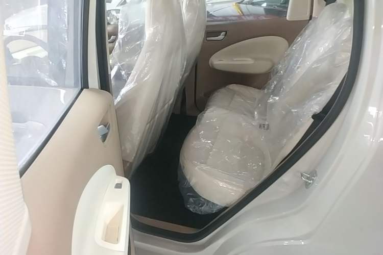 Used Wuling Hongguang MINIEV 2025 Four-Door Version Advanced Edition Left Rear Seat