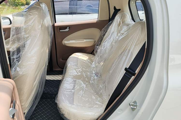 Used Wuling Hongguang MINIEV 2025 Four-Door Version Advanced Edition Left Rear Seat