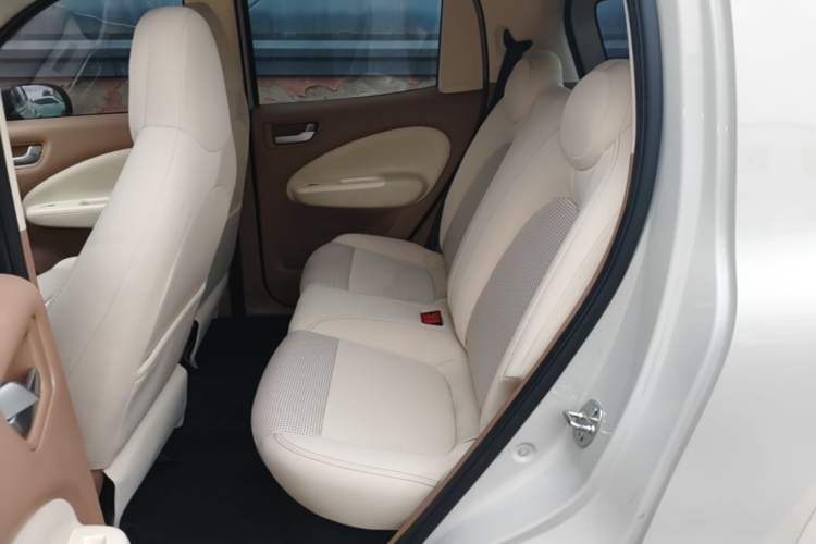 Used Wuling Hongguang MINIEV 2025 Four-Door Version Advanced Edition Left Rear Seat