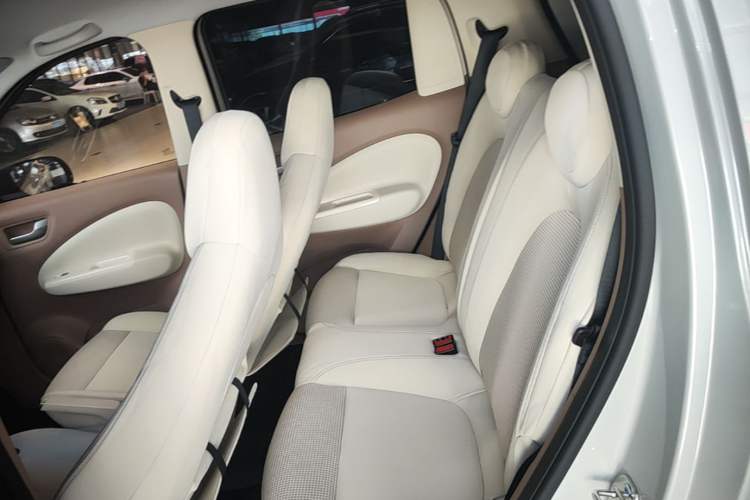 Used Wuling Hongguang MINIEV 2025 Four-Door Version Advanced Edition Left Rear Seat