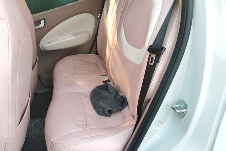 Used Wuling Hongguang MINIEV 2025 Four-Door Version Advanced Edition Left Rear Seat