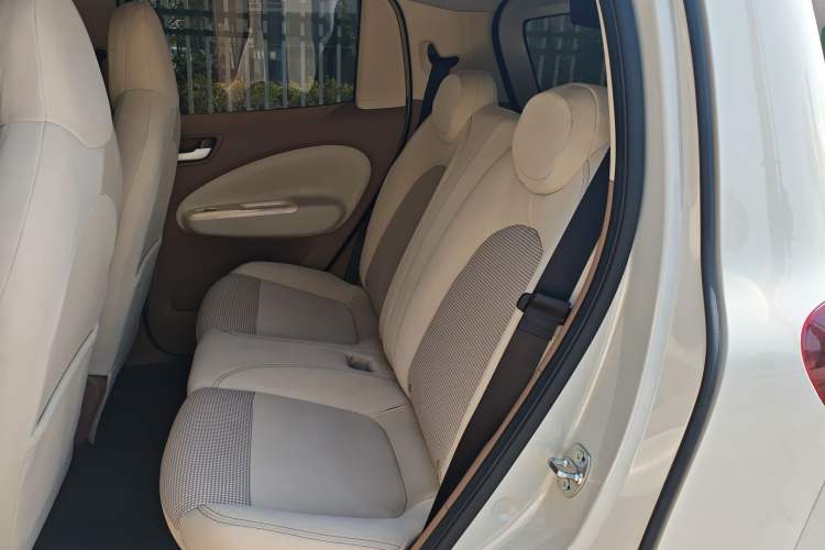 Used Wuling Hongguang MINIEV 2025 Four-Door Version Advanced Edition Left Rear Seat