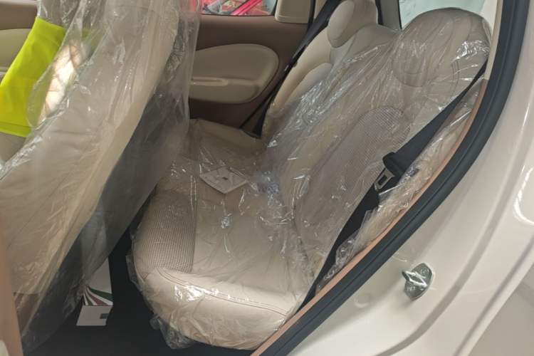 Used Wuling Hongguang MINIEV 2025 Four-Door Version Premium Edition Left Rear Seat