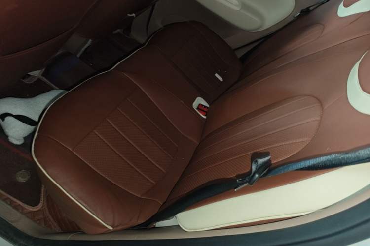 Used Wuling Hongguang MINIEV 2025 Four-Door Version Premium Edition Left Rear Seat