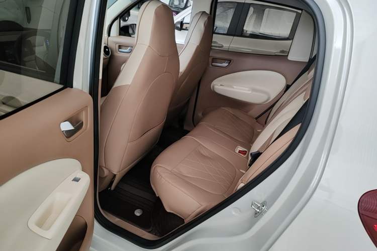 Used Wuling Hongguang MINIEV 2025 Four-Door Version Advanced Edition Left Rear Seat