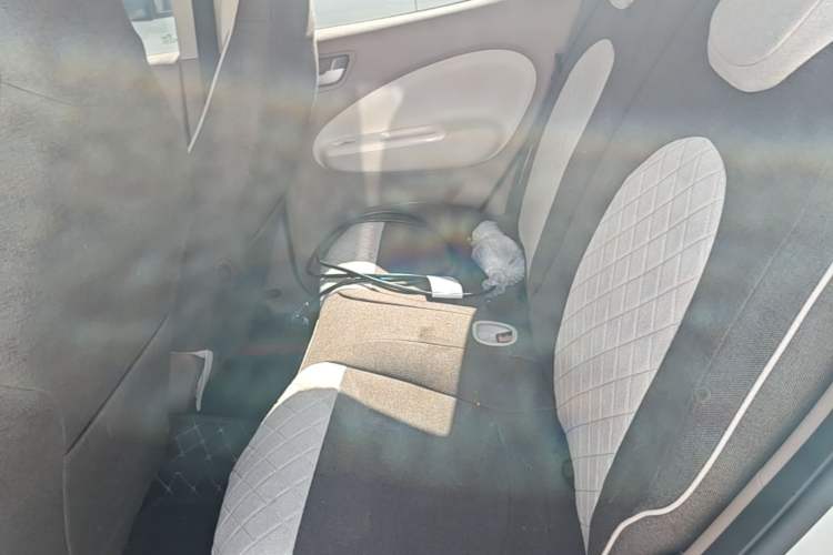 Used Wuling Hongguang MINIEV 2025 Four-Door Version Advanced Edition Left Rear Seat