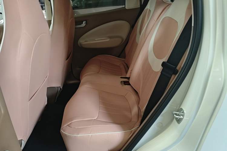 Used Wuling Hongguang MINIEV 2025 Four-Door Version Advanced Edition Left Rear Seat