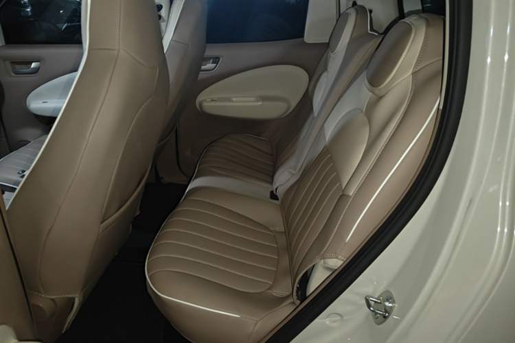 Used Wuling Hongguang MINIEV 2025 Four-Door Version Advanced Edition Left Rear Seat