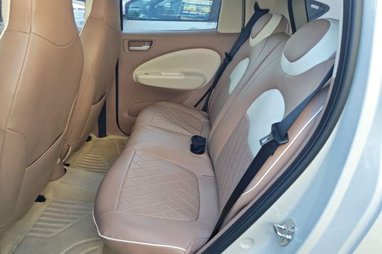 Used Wuling Hongguang MINIEV 2025 Four-Door Version Advanced Edition Left Rear Seat