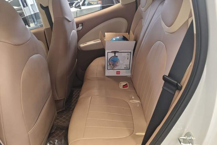 Used Wuling Hongguang MINIEV 2025 Four-Door Version Advanced Edition Left Rear Seat