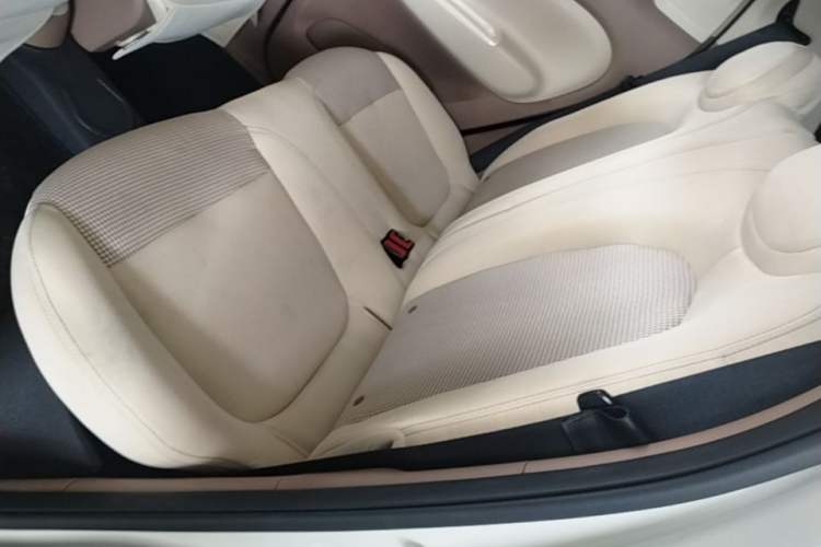 Used Wuling Hongguang MINIEV 2025 Four-Door Version Advanced Edition Left Rear Seat