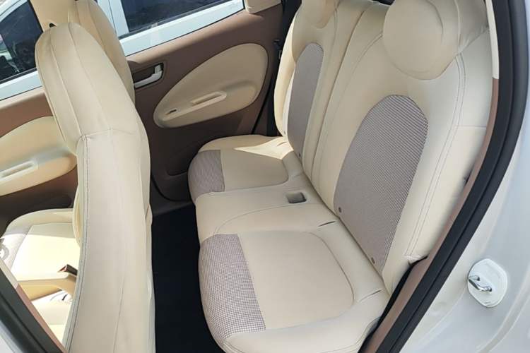 Used Wuling Hongguang MINIEV 2025 Four-Door Version Advanced Edition Left Rear Seat