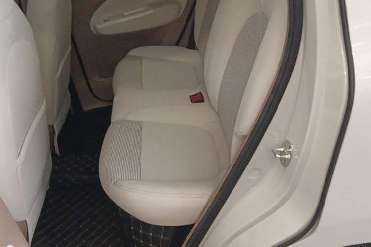 Used Wuling Hongguang MINIEV 2025 Four-Door Version Advanced Edition Left Rear Seat