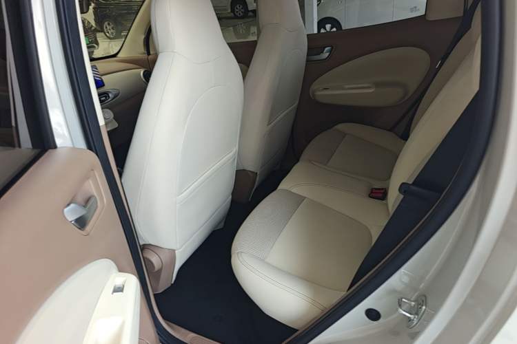 Used Wuling Hongguang MINIEV 2025 Four-Door Version Advanced Edition Left Rear Seat