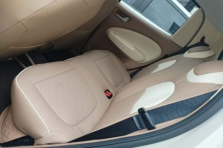 Used Wuling Hongguang MINIEV 2025 Four-Door Version Advanced Edition Left Rear Seat