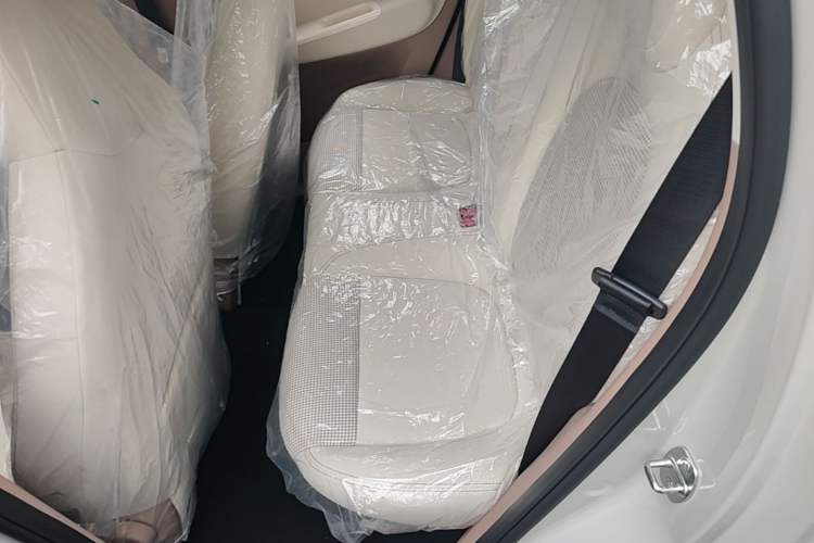 Used Wuling Hongguang MINIEV 2025 Four-Door Version Advanced Edition Left Rear Seat