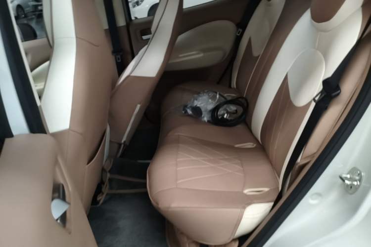Used Wuling Hongguang MINIEV 2025 Four-Door Version Zhenxiang+ Edition Left Rear Seat