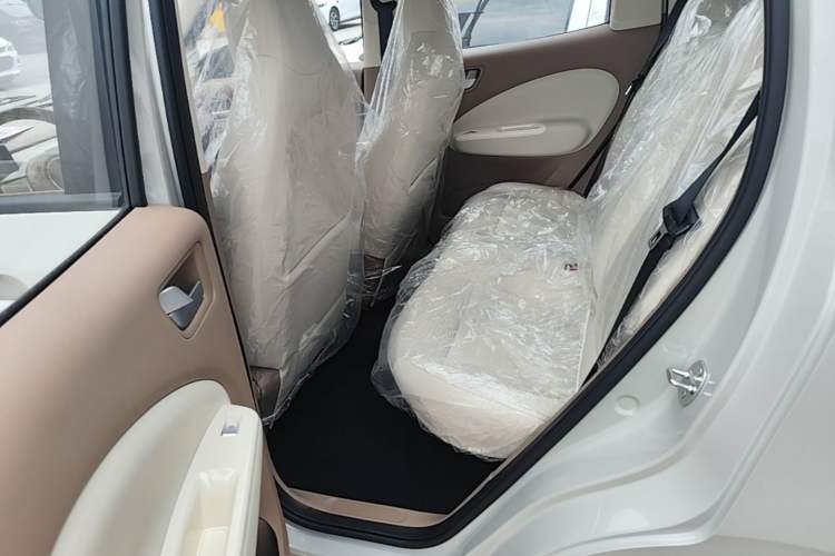 Used Wuling Hongguang MINIEV 2025 Four-Door Version Advanced Edition Left Rear Seat