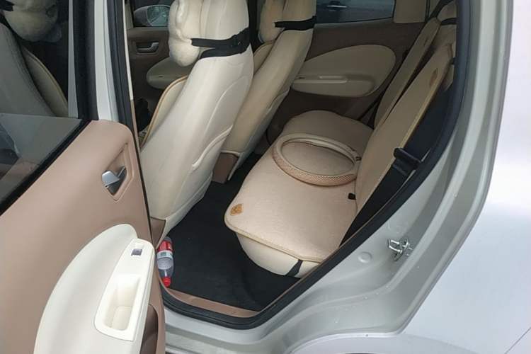 Used Wuling Hongguang MINIEV 2025 Four-Door Version Advanced Edition Left Rear Seat