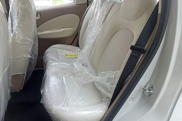 Used Wuling Hongguang MINIEV 2025 Four-Door Version Advanced Edition Left Rear Seat