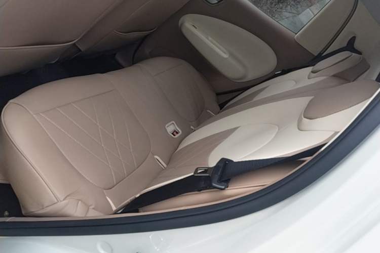 Used Wuling Hongguang MINIEV 2025 Four-Door Version Advanced Edition Left Rear Seat