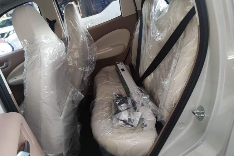 Used Wuling Hongguang MINIEV 2025 Four-Door Version Advanced Edition Left Rear Seat