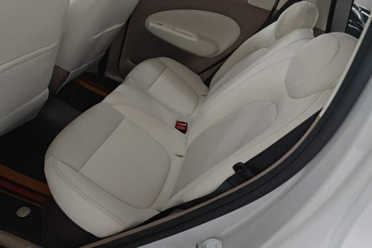 Used Wuling Hongguang MINIEV 2025 Four-Door Version Advanced Edition Left Rear Seat