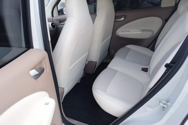 Used Wuling Hongguang MINIEV 2025 Four-Door Version Advanced Edition Left Rear Seat
