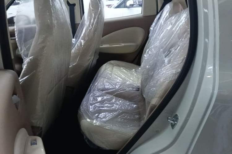 Used Wuling Hongguang MINIEV 2025 Four-Door Version Advanced Edition Left Rear Seat