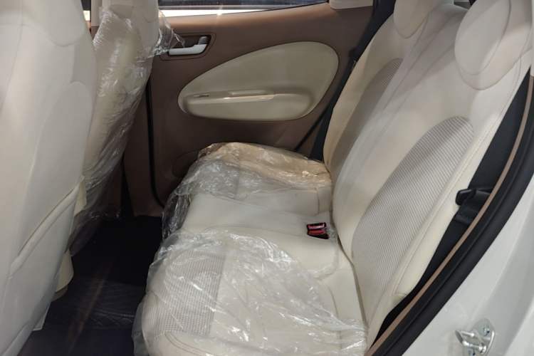 Used Wuling Hongguang MINIEV 2025 Four-Door Version Advanced Edition Left Rear Seat