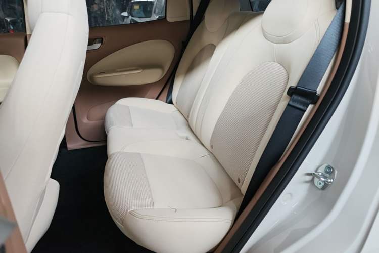 Used Wuling Hongguang MINIEV 2025 Four-Door Version Advanced Edition Left Rear Seat