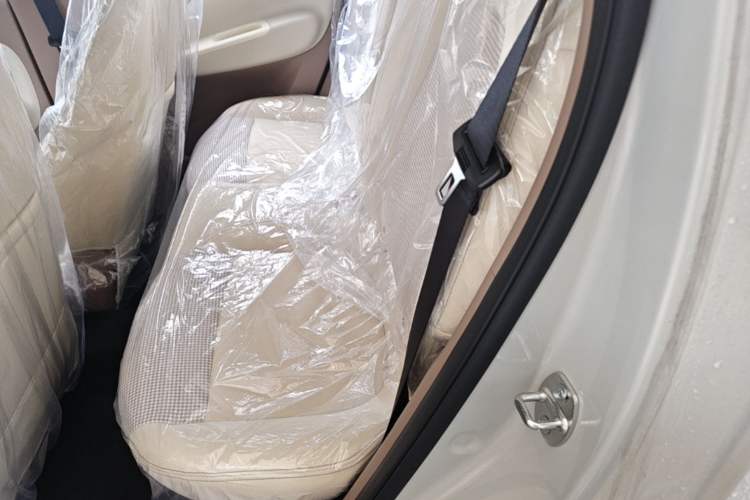 Used Wuling Hongguang MINIEV 2025 Four-Door Version Advanced Edition Left Rear Seat