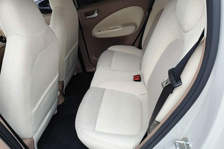 Used Wuling Hongguang MINIEV 2025 Four-Door Version Advanced Edition Left Rear Seat
