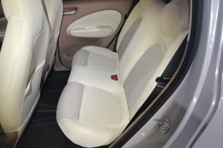 Used Wuling Hongguang MINIEV 2025 Four-Door Version Advanced Edition Left Rear Seat