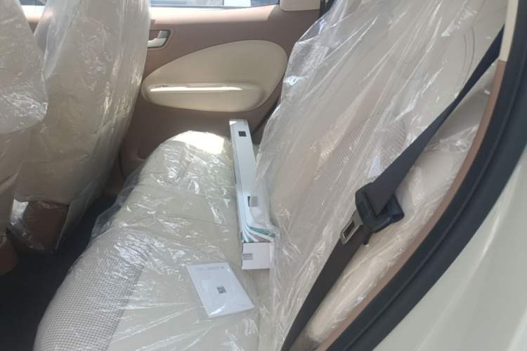 Used Wuling Hongguang MINIEV 2025 Four-Door Version Advanced Edition Left Rear Seat