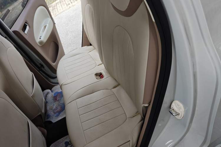 Used Wuling Hongguang MINIEV 2025 Four-Door Version Zhenxiang+ Edition Left Rear Seat