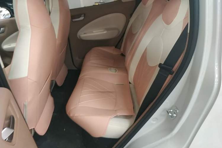 Used Wuling Hongguang MINIEV 2025 Four-Door Version Advanced Edition Left Rear Seat