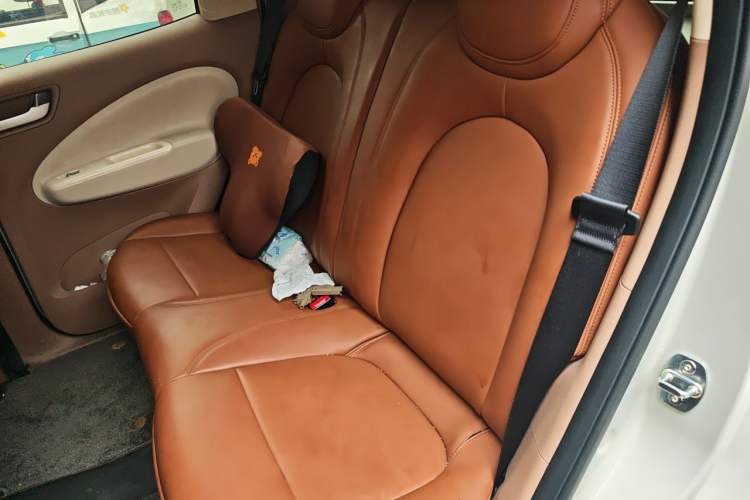 Used Wuling Hongguang MINIEV 2025 Four-Door Version Advanced Edition Left Rear Seat