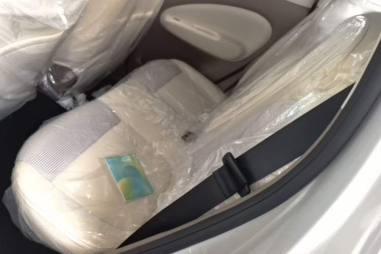 Used Wuling Hongguang MINIEV 2025 Four-Door Version Advanced Edition Left Rear Seat