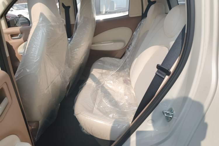 Used Wuling Hongguang MINIEV 2025 Four-Door Version Advanced Edition Left Rear Seat