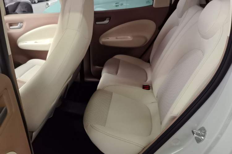 Used Wuling Hongguang MINIEV 2025 Four-Door Version Advanced Edition Left Rear Seat