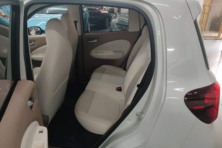 Used Wuling Hongguang MINIEV 2025 Four-Door Version Advanced Edition Left Rear Seat