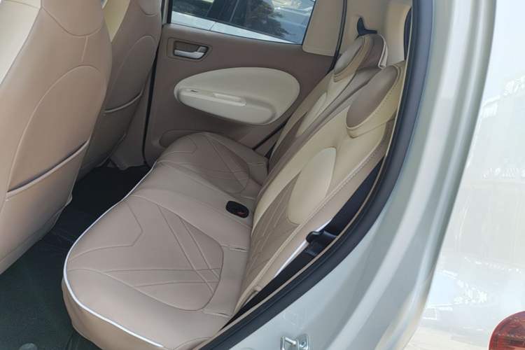 Used Wuling Hongguang MINIEV 2025 Four-Door Version Advanced Edition Left Rear Seat