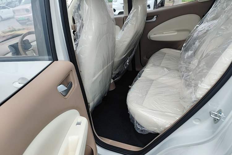 Used Wuling Hongguang MINIEV 2025 Four-Door Version Advanced Edition Left Rear Seat