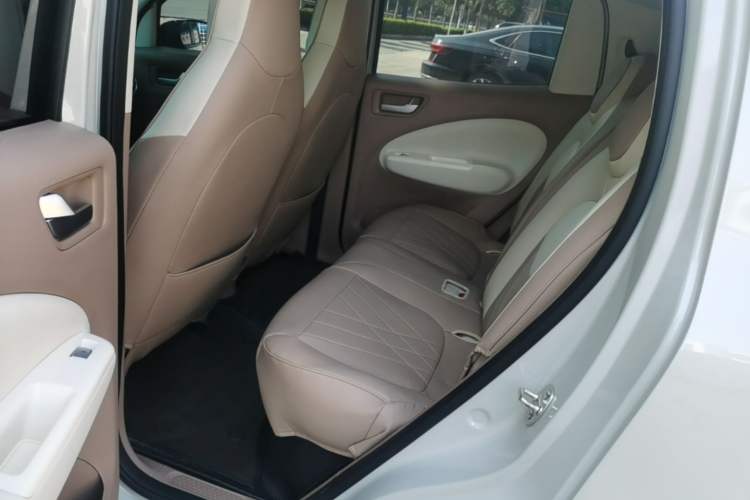 Used Wuling Hongguang MINIEV 2025 Four-Door Version Advanced Edition Left Rear Seat
